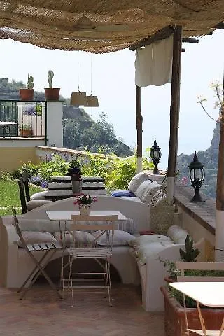 **  ホテル Torre Dello Ziro Pontone イタリア